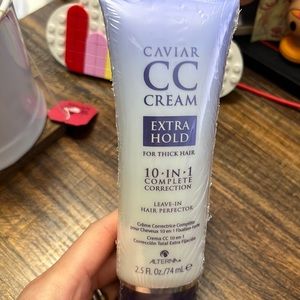 Brand new Caviar CC cream extra hold